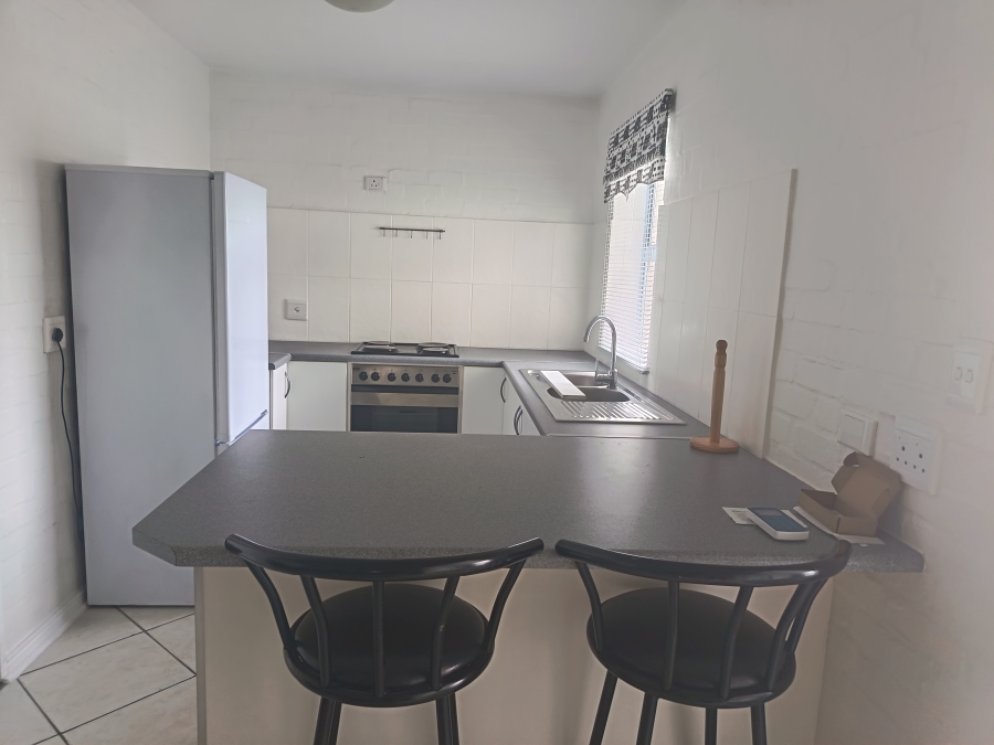 To Let 2 Bedroom Property for Rent in Paradise Beach Western Cape